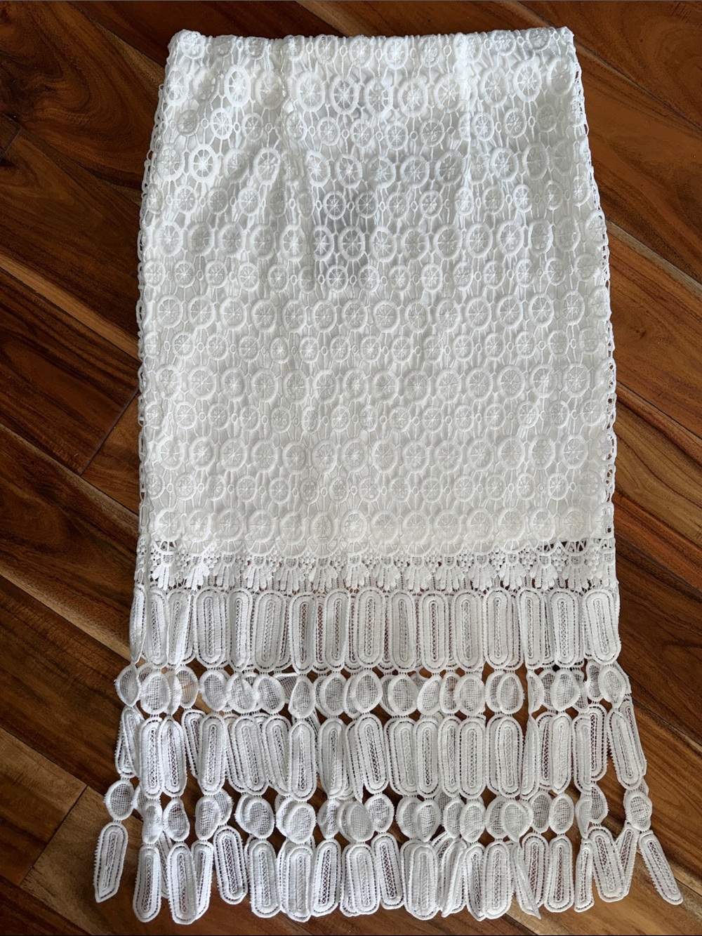 Skies are Blue women’s lace skirt, size small, off-white-NWT